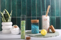 Faveurs de mariage ou de baptême sous la forme d'un tube en verre et avec bouchon en liège 30 x 150mm, avec un diamètre intérieur de la bouchée de 26mm, 80ml Faveurs de mariage ou de baptême sous la forme d'un tube en verre et avec bouchon en liège 30 x 150mm, avec un diamètre intérieur de la bouchée de 26mm, 80ml