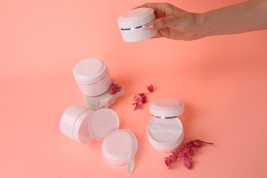 Glas mit 100ml Kunststoff (PP) in weißer Farbe mit Deckel, Teelöffel und Kunststoffdichtung-εικόνα_σύνθεση