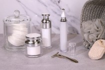 Μπουκαλάκι πολυτελείας 30 ml airless ακρυλικό (διάφανο εξωτερικά και λευκό εσωτερικά) με αντλία κρέμας και προστατευτικό καπάκι Μπουκαλάκι πολυτελείας 30 ml airless ακρυλικό (διάφανο εξωτερικά και λευκό εσωτερικά) με αντλία κρέμας και προστατευτικό καπάκι