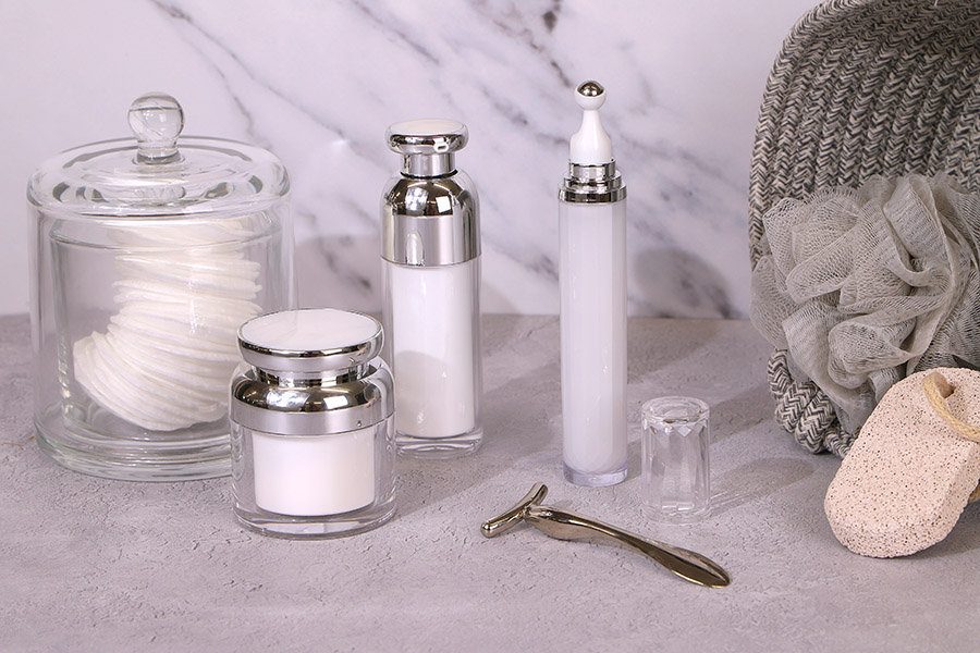 Μπουκαλάκι πολυτελείας 30 ml airless ακρυλικό (διάφανο εξωτερικά και λευκό εσωτερικά) με αντλία κρέμας και προστατευτικό καπάκι Μπουκαλάκι πολυτελείας 30 ml airless ακρυλικό (διάφανο εξωτερικά και λευκό εσωτερικά) με αντλία κρέμας και προστατευτικό καπάκι