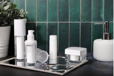 Flacon rechargeable airless en plastique de 30 ml pour crème avec étui extérieur en acrylique