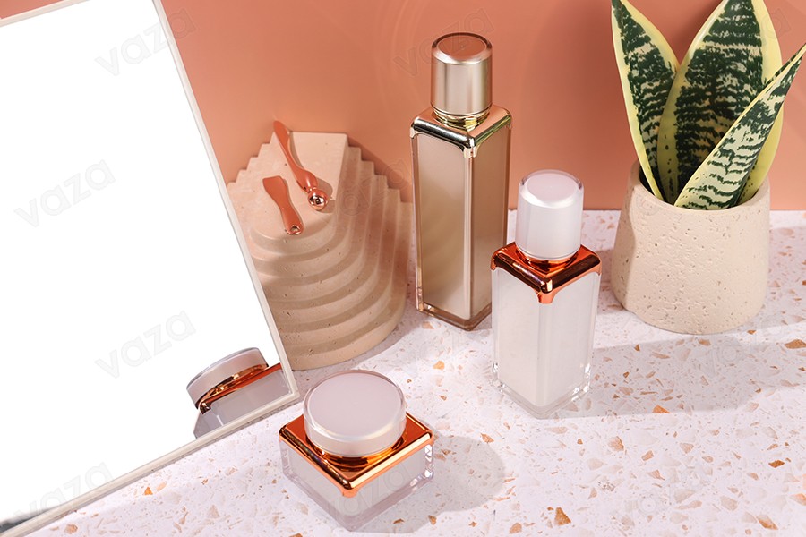 Pot de luxe de 30ml en acrylique, à double fond avec joint intérieur sur le couvercle et plastique sur le pot-εικόνα_σύνθεση