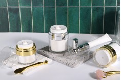 Βαζάκι airless ακρυλικό 50 ml με διάφανο καπάκι