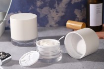 Βάζο ακρυλικό 30 ml σε λευκό χρώμα με πλαστικό καπάκι, παρέμβυσμα και σπάτουλα