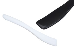 Spatola 62,6 mm in plastica (PP) di colore nero o bianco per crema - 50 pz-εικόνα_προϊοντική