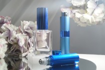 Γυάλινο μπουκαλάκι rollon 10 ml με μεταλλική μπίλια σε διάφορα χρώματα Γυάλινο μπουκαλάκι rollon 10 ml με μεταλλική μπίλια σε διάφορα χρώματα