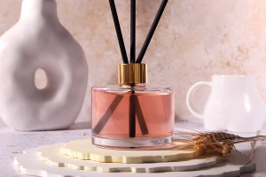 Kapak alumini për aromatizues ambienti PP28 me hapje për sticks dhe tapë në ngjyra të ndryshme-εικόνα_σύνθεση