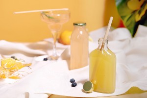 Glasflasche 200 ml in Flachkolbenform-εικόνα_σύνθεση