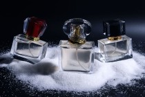 Flacon de parfum en verre 100 ml (PP 15) de forme rectangulaire avec col 15/400