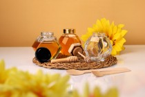Βάζο γυάλινο 200 ml εξάγωνο με μαύρο καπάκι - 6 τμχ