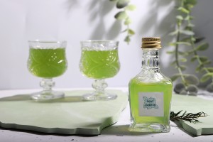 Bouchon en aluminium pré-vissé (PP18) avec liner et capuchon en plastique-εικόνα_σύνθεση