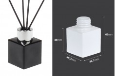 Flacone in vetro da 50 ml (PP28) quadrato di colore bianco o nero adatto per profumare ambienti
