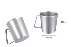 Edelstahlgefäß (inox) 700ml mit Graduierung und Henkel-2