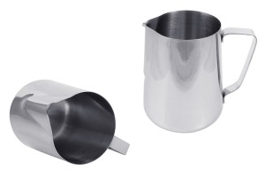 Edelstahlgefäß (inox) 900ml mit Graduierung und Henkel-1