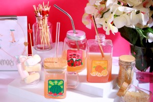 Glass jar 230 ml squared with wooden cap and hole for straw-εικόνα_σύνθεση