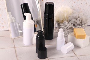 Bottiglia di plastica da 30 ml con pompetta dosatrice per crema (PP20) e tappo.-εικόνα_σύνθεση