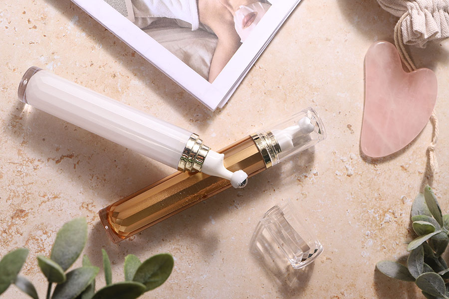 Acrylic bottle 20 ml cylindrical for cosmetic use with roll-on pump and transparent cap - 6 pcs Acrylic bottle 20 ml cylindrical for cosmetic use with roll-on pump and transparent cap - 6 pcs