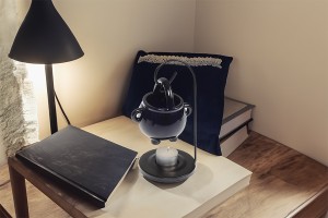 Brûleur en céramique avec base en métal pour fondants de cire et huiles-εικόνα_σύνθεση