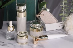 Σωληνάριο πλαστικό λευκό 20 ml για serum με λειτουργία δόνησης