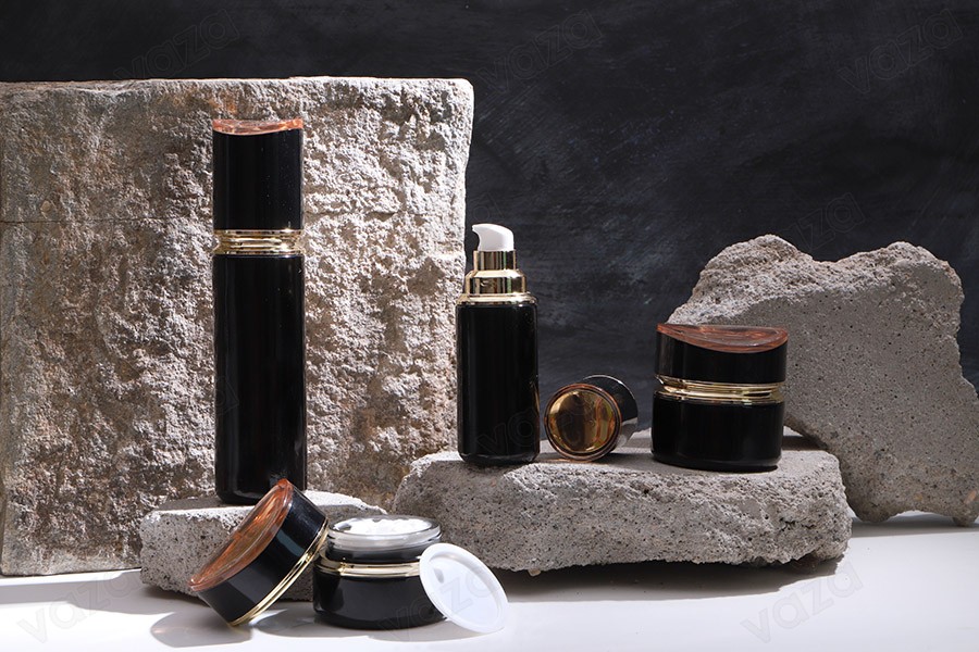 Luxury 50ml glass jar in black color for cream with acrylic cap and plastic gasket Luxury 50ml glass jar in black color for cream with acrylic cap and plastic gasket-εικόνα_σύνθεση