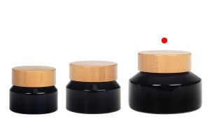Pot en verre pour crème 100 ml de couleur noire avec couvercle en bambou et joint en plastique-photo_groupe