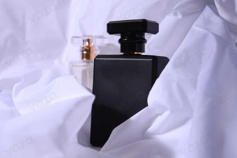 Shishe parfumi prej qelqi 100 ml transparente me sprej dhe kapak-imazh_grup