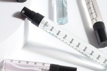 Γυάλινο διάφανο μπουκαλάκι 5 ml με διαβάθμιση, πλαστικό σπρέι και καπάκι - 6 τμχ