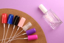 Plastic spray 18/410 with matching cap in differen colors Plastic spray 18/410 with matching cap in differen colors