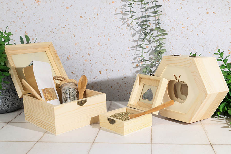 Scatola portaoggetti in legno con finestra a forma di cuore e clip - set da 3 pezzi (S -M-L)