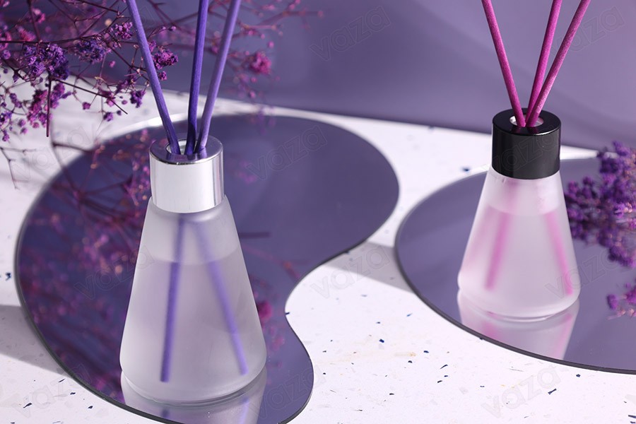Aluminiumdeckel für Aromaraum PP24 mit Schlitz für Stäbchen und Stöpsel in verschiedenen Farben-εικόνα_σύνθεση