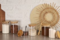 Γυάλινο βάζο 200 ml κυλινδρικό με ξύλινο καπάκι και λάστιχο Γυάλινο βάζο 200 ml κυλινδρικό με ξύλινο καπάκι και λάστιχο