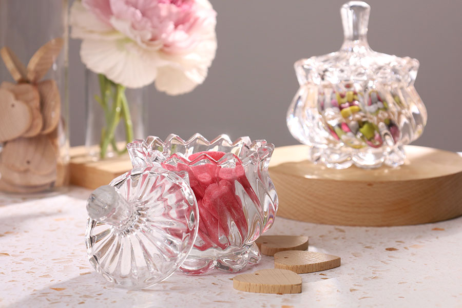 Récipient décoratif en verre de 140ml 85 x 105 mm avec couvercle