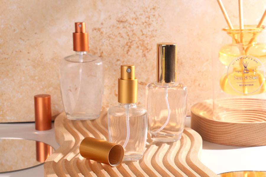 Glass perfume bottle (18/415) 50 ml - (minimum order: 1 box) Glass perfume bottle (18/415) 50 ml - (minimum order: 1 box)