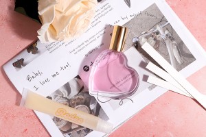 Shishe qelqi 30 ml në formë zemre-photo_groupe