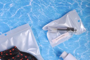 Sachets en plastique avec fermeture éclair 140 x 200 mm, dos blanc et face transparente, avec trou et possibilité de thermosoudure - 100 pcs-εικόνα_σύνθεση