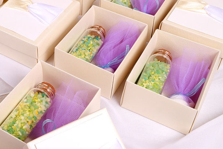 Französischer Tüll mit kleinen Löchern ideal für Hochzeiten und Taufen 50x45 in verschieden Farben -100 Stücke Französischer Tüll mit kleinen Löchern ideal für Hochzeiten und Taufen 50x45 in verschieden Farben -100 Stücke