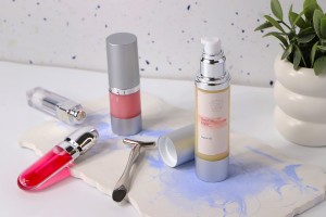 Μπουκάλι airless για κρέμα 30 ml με πλαστικό, διάφανο σώμα, καπάκι και βάση αλουμινίου σε 2 χρώματα-εικόνα_σύνθεση