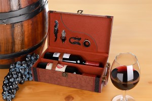 Coffret luxe pour 2 bouteilles de vin avec accessoires de service et doublure en cuir marron-εικόνα_σύνθεση