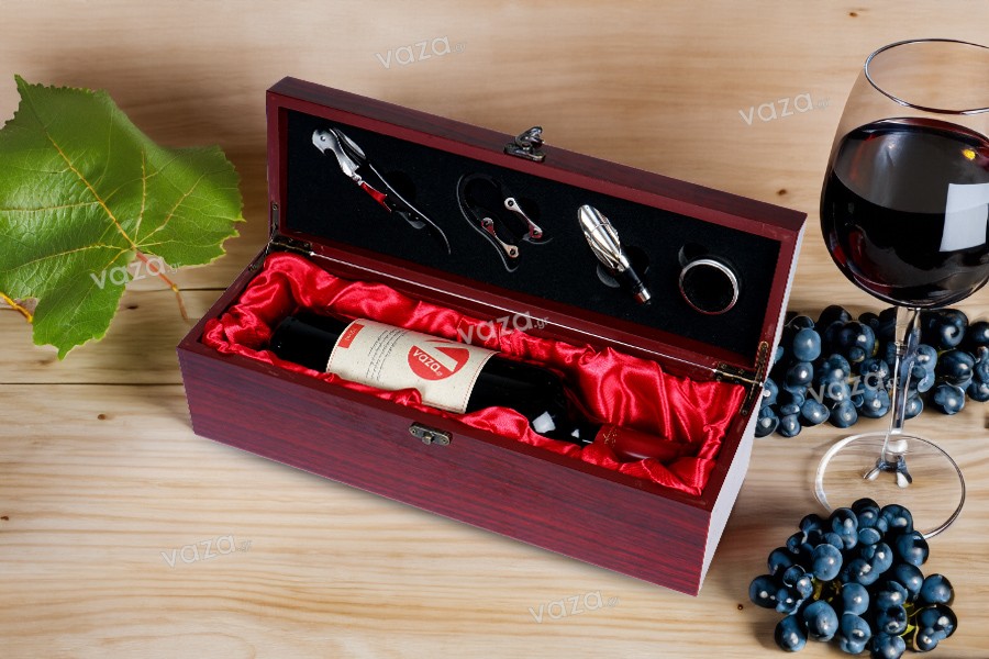 Ξύλινο κουτί πολυτελείας με αξεσουάρ για φιάλη κρασιού