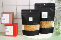 Σακουλάκια αλουμινίου τύπου Doy Pack, με κλείσιμο "zip", παράθυρο και δυνατότητα σφράγισης με θερμοκόλληση 100x30x145 mm - 100 τμχ Σακουλάκια αλουμινίου τύπου Doy Pack, με κλείσιμο "zip", παράθυρο και δυνατότητα σφράγισης με θερμοκόλληση 100x30x145 mm - 100 τμχ