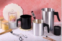 Σκεύος αλουμινίου 1200 ml σε ασημί ή μαύρο χρώμα με χερούλι