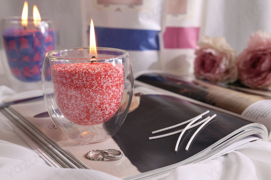 Sable à bougies de différentes couleurs et parfums-photo_groupe