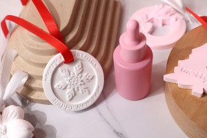 Diffuseur en plâtre  au design de Noël 62x10 mm avec ruban rouge (parfumé)-2