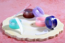 Βαζάκι ακρυλικό 3 ml με διάφανο καπάκι σε διάφορα χρώματα - 12 τμχ Βαζάκι ακρυλικό 3 ml με διάφανο καπάκι σε διάφορα χρώματα - 12 τμχ