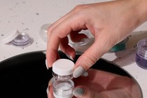 Βαζάκι ακρυλικό 3 ml διάφανο με άσπρο καπάκι - 12 τμχ Βαζάκι ακρυλικό 3 ml διάφανο με άσπρο καπάκι - 12 τμχ