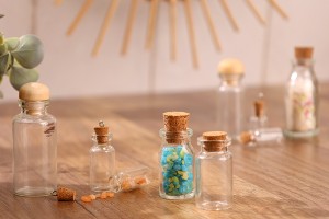 Faveurs en forme des bouteilles de 11 ml avec bouchon en bois 22 x 50-3