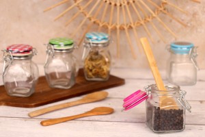 100ml Glas, quadratisch 76x53 mm mit luftdichtem Verschluss (Draht und Gummi auf dem Deckel)-εικόνα_σύνθεση