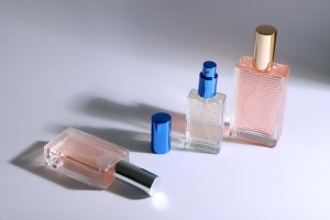 Flacon de parfum bouchardé en verre de 90 ml (18/415)-photo_groupe