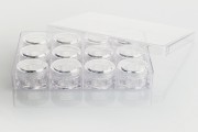 Viereckige transparente Cremedose 5 ml mit passendem Deckel in einem Acryl- Kästchen mit 12 Stücken 