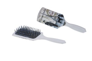 Haarbürste mit Decoupage-εικόνα_σύνθεση